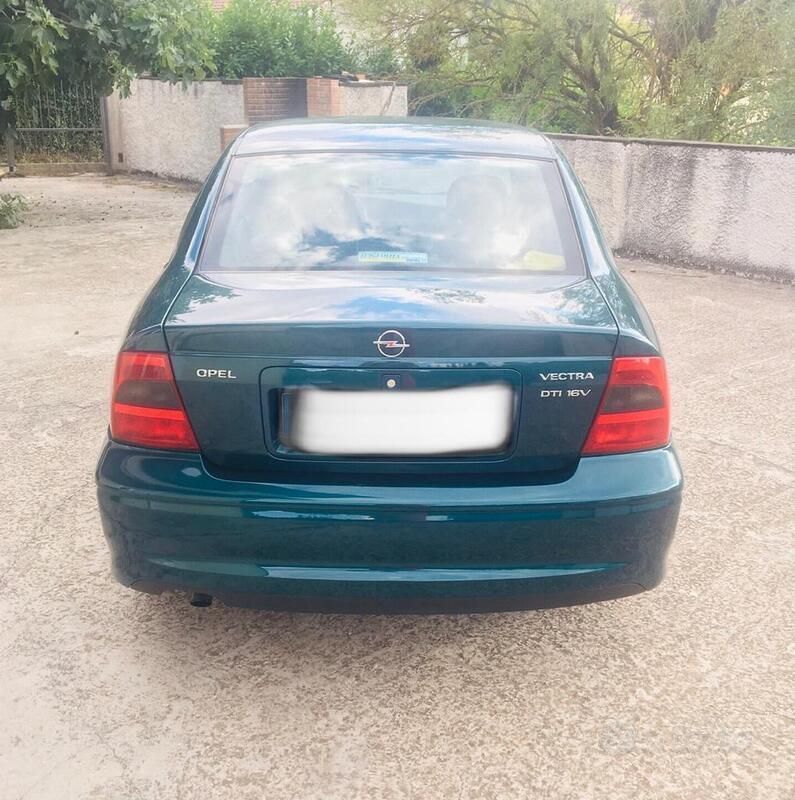 Usata Opel Vectra 101 CV (74 kW) 2000 Verde Berlina