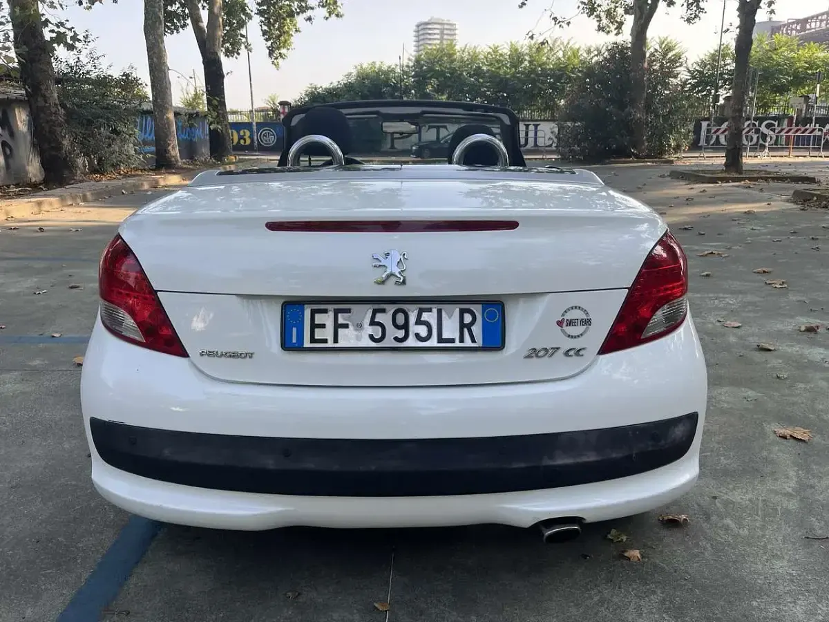 Usata Peugeot 207 CC 120 CV (88 kW) 2011 Bianco Cabrio