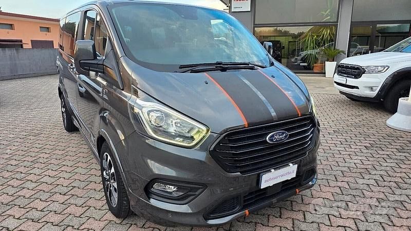 Usata Ford Tourneo Sport 185 CV (136 kW) 2020 Grigio Monovolume
