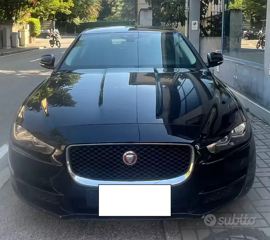 Usata Jaguar XE Portfolio 179 CV (131 kW) 2018 Nero Berlina