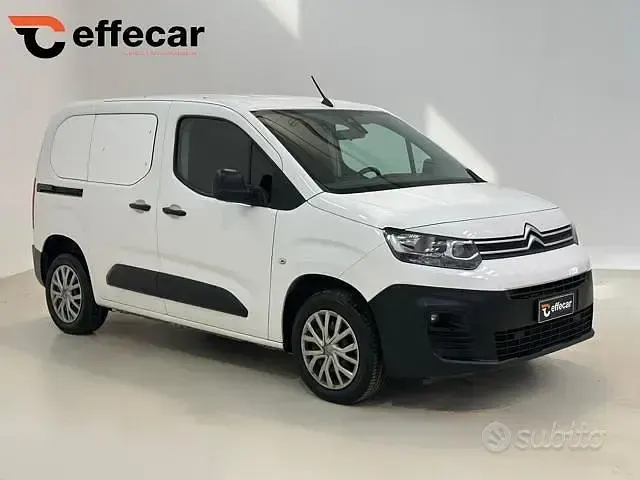 Usata Citroën Berlingo 102 CV (75 kW) 2021 Bianco Monovolume