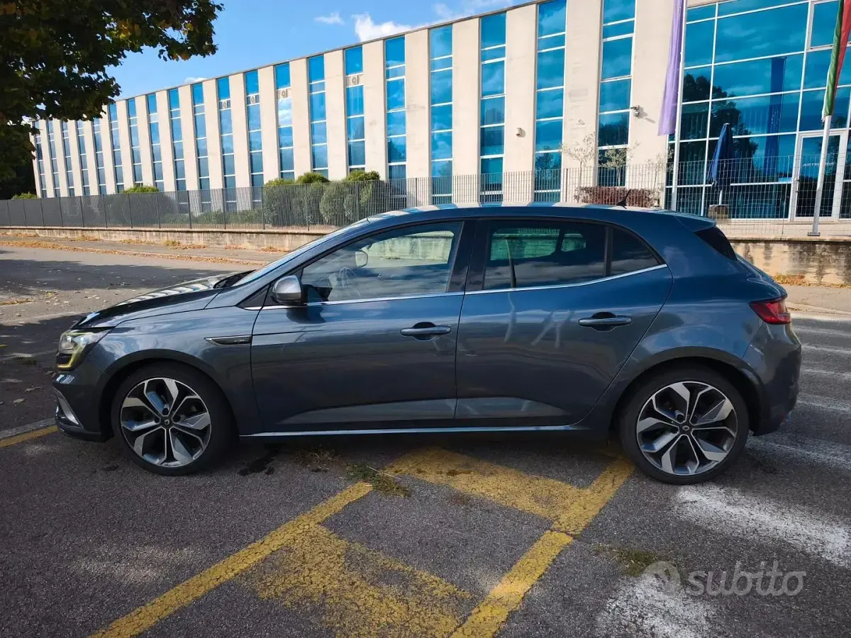 Usata Renault Mégane 110 CV (80 kW) 2016 Grigio Berlina