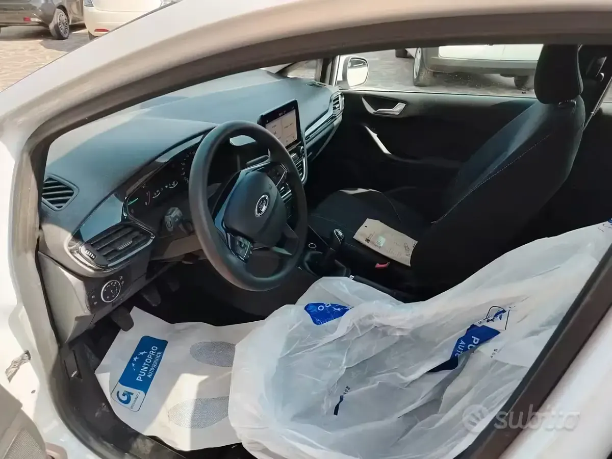 Usata Ford Fiesta 75 CV (55 kW) 2020 Bianco Utilitaria