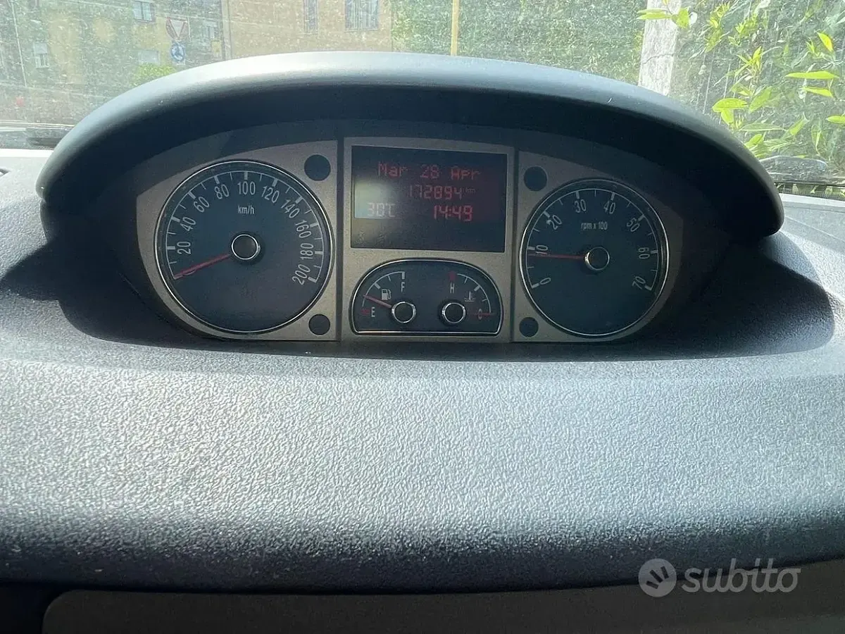 Usata Lancia Musa 69 CV (50 kW) 2009 Grigio Monovolume