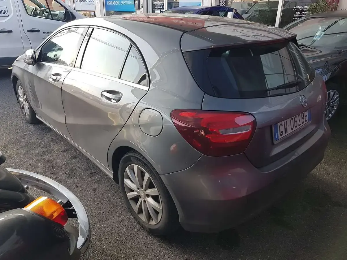 Usata Mercedes A160 Premium 90 CV (66 kW) 2017 Grigio Berlina