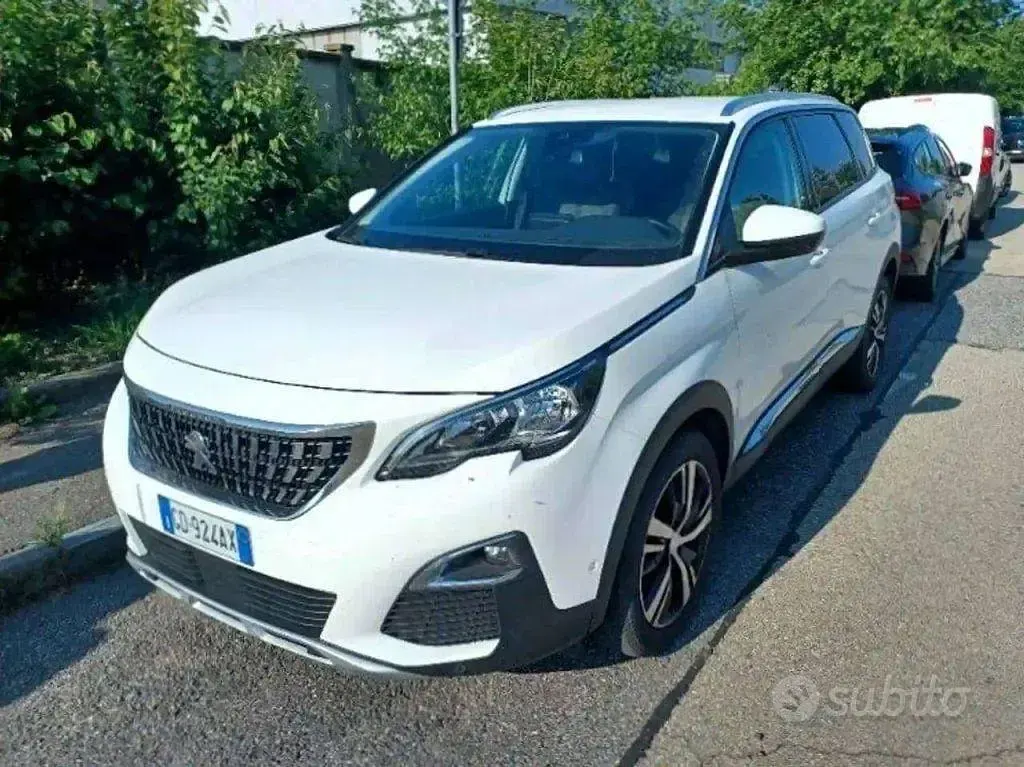 Usata Peugeot 5008 Allure 131 CV (96 kW) 2020 Bianco SUV