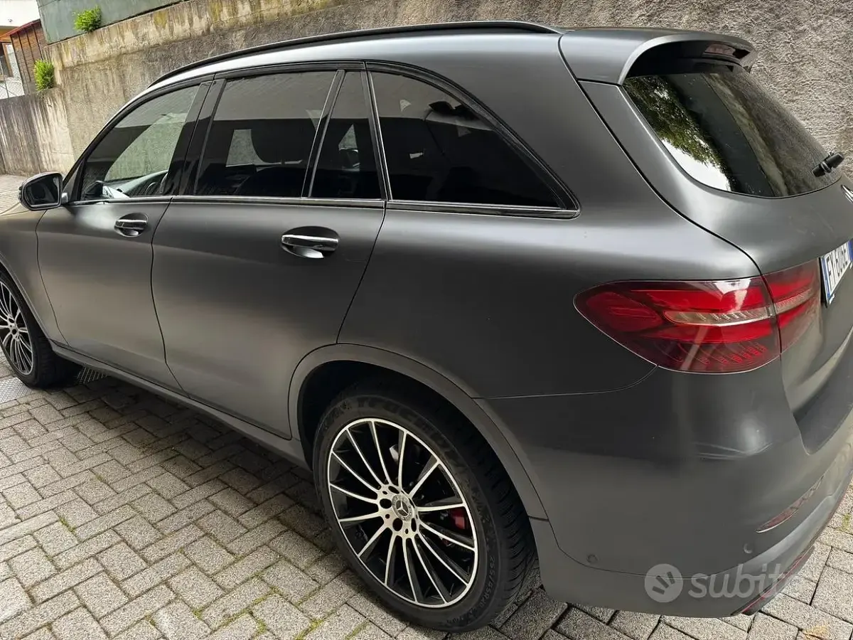Usata Mercedes 250 211 CV (155 kW) 2019 Nero SUV