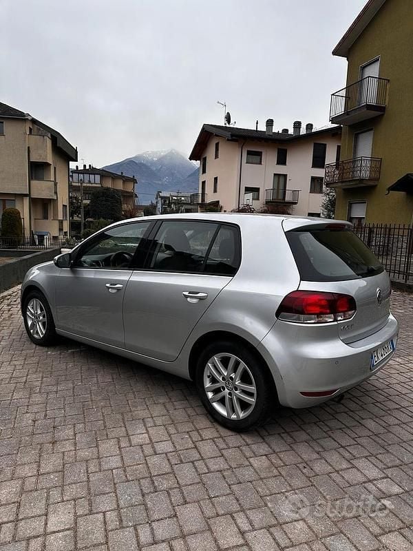 Usata VW Golf VI Comfortline 105 CV (77 kW) 2011 Grigio Utilitaria