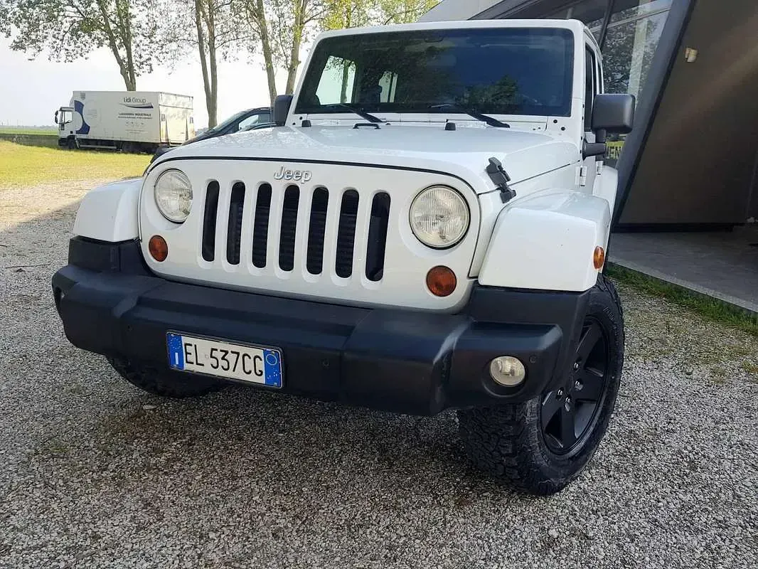 Usata Jeep Wrangler 200 CV (147 kW) 2012 Bianco SUV
