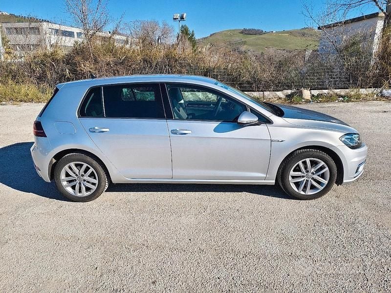 Usata VW Golf VIII 2020 Grigio Utilitaria