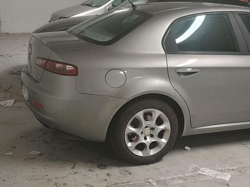 Usata Alfa Romeo 159 140 CV (102 kW) 2007 Grigio Berlina
