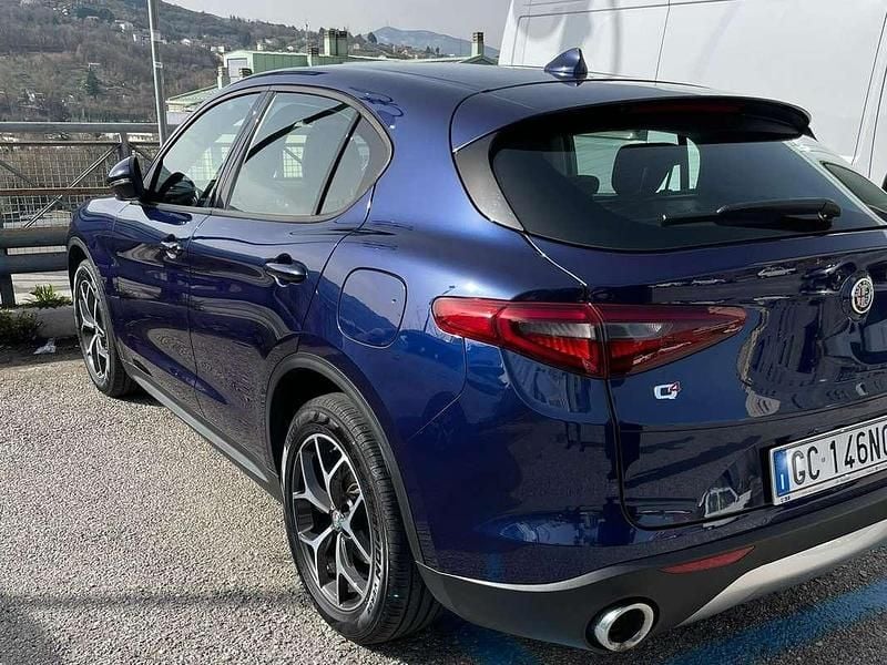 Usata Alfa Romeo Stelvio Business 190 CV (139 kW) 2020 Blu/azzurro SUV