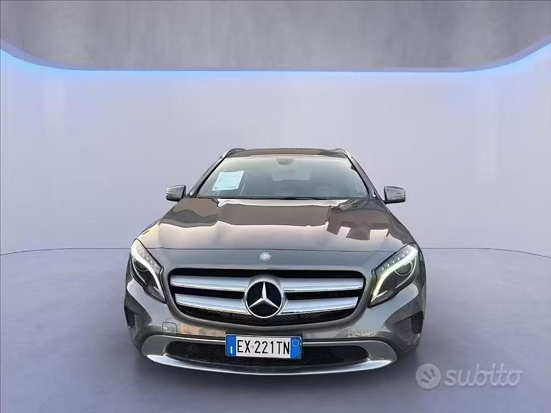 Usata Mercedes GLA200 Executive 136 CV (100 kW) 2015 Grigio SUV