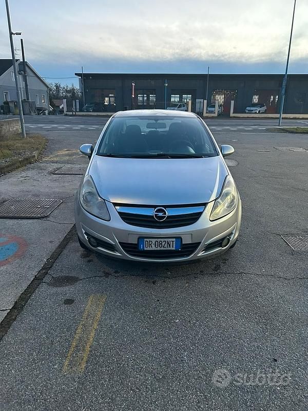 Usata Opel Corsa 2009 Grigio Utilitaria