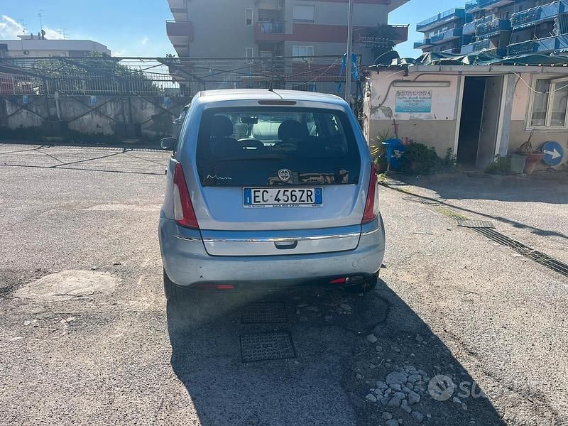 Usata Lancia Musa 95 CV (69 kW) 2011 Monovolume
