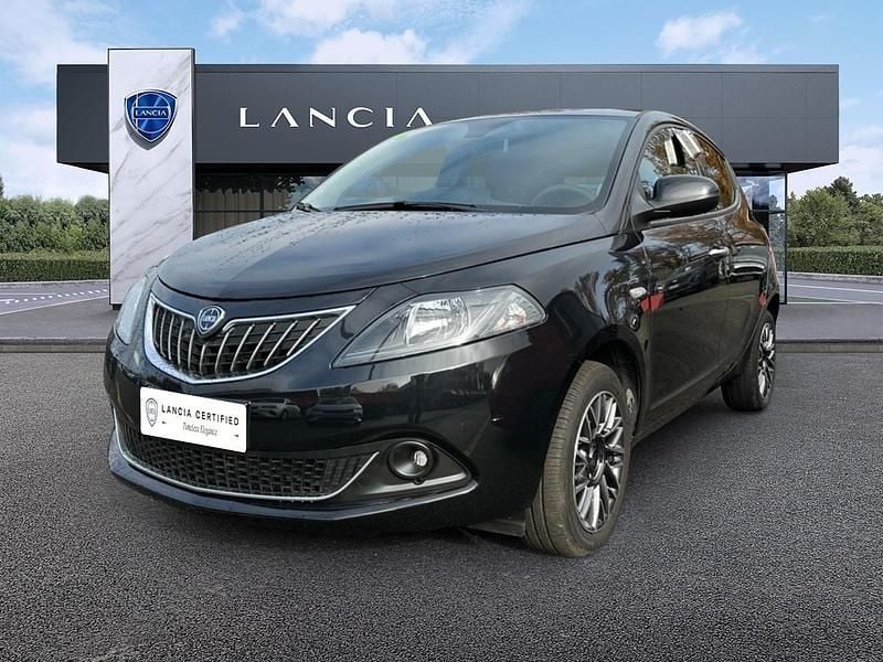 Usata Lancia Ypsilon Gold 69 CV (50 kW) 2023 Nero Utilitaria