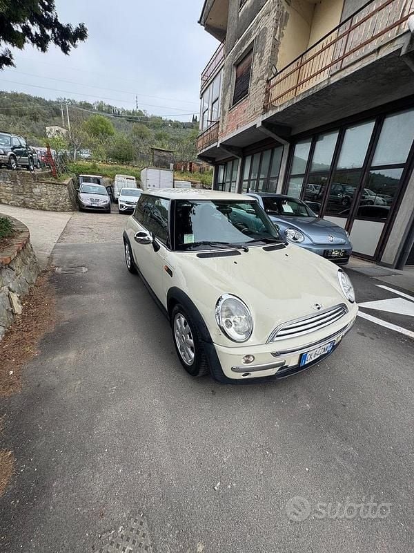 Usata Mini One D 75 CV (55 kW) 2004 Beige Utilitaria