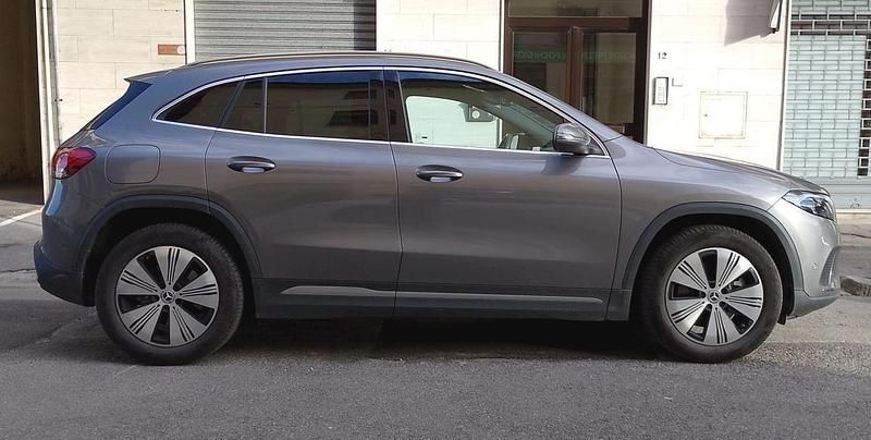Usata Mercedes EQA350 Advanced 139 kW (190 CV) 2023 Giallo SUV