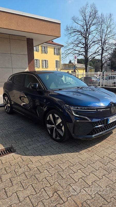 Usata Renault Megane E-Tech 95 kW (130 CV) 2023 Blu Berlina