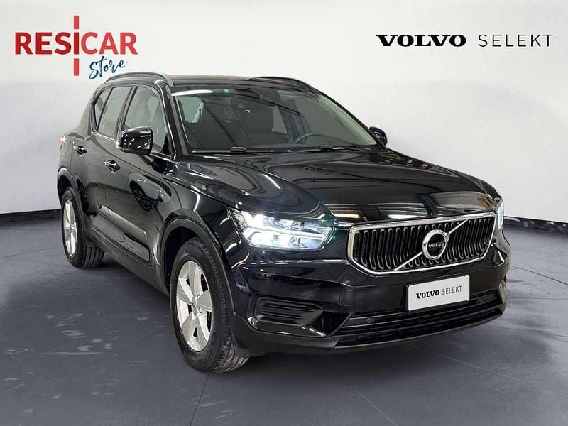 Usata Volvo XC40 Momentum 163 CV (119 kW) 2020 Nero SUV