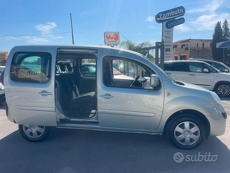 Usata Renault Kangoo 90 CV (66 kW) 2012 Grigio Monovolume