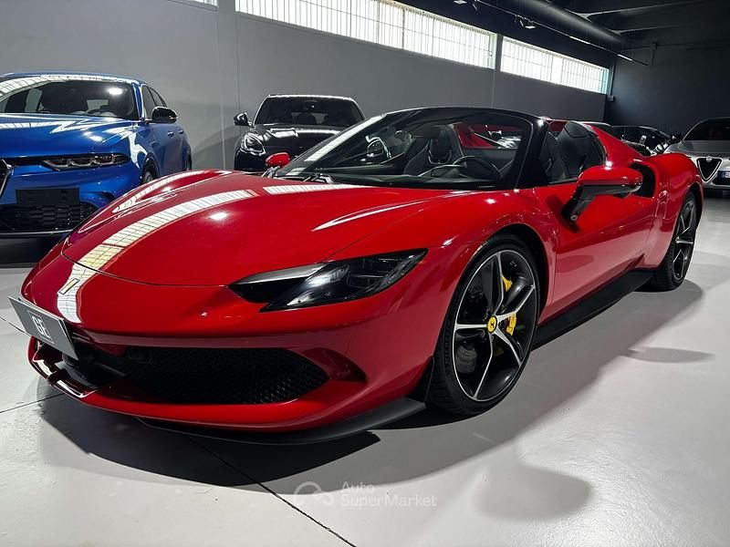 Usata Ferrari 296 829 CV (609 kW) 2025 Rosso Cabrio
