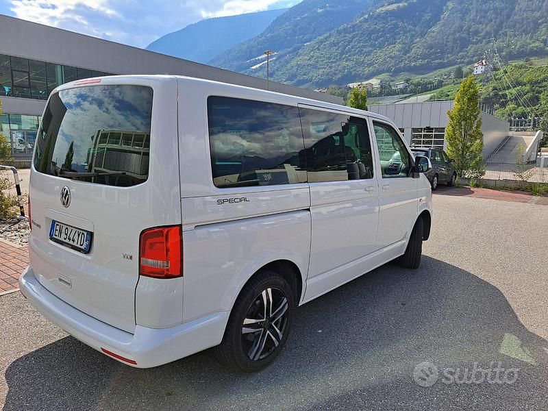 Usata VW Multivan Startline 140 CV (102 kW) 2012 Bianco Monovolume