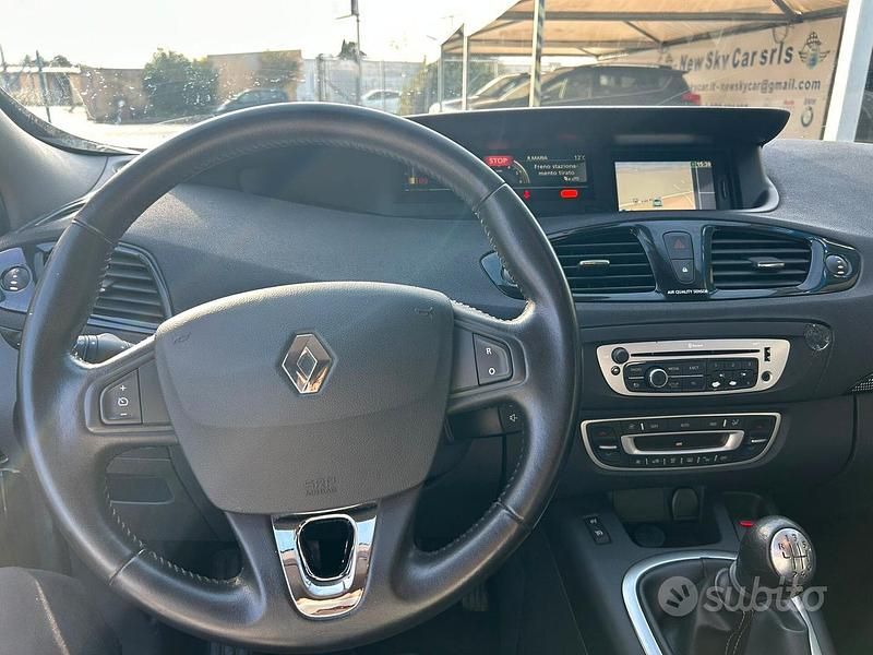 Usata Renault Scénic III XMOD 110 CV (80 kW) 2013 Grigio Monovolume