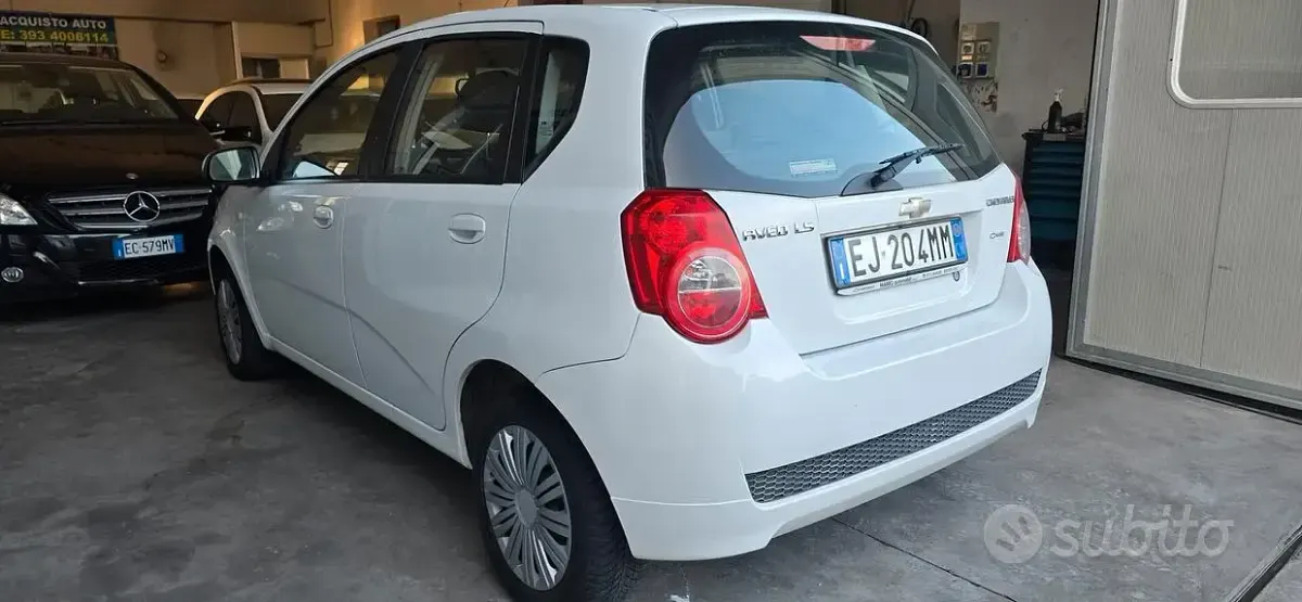 Usata Chevrolet Aveo 69 CV (50 kW) 2012 Bianco Berlina