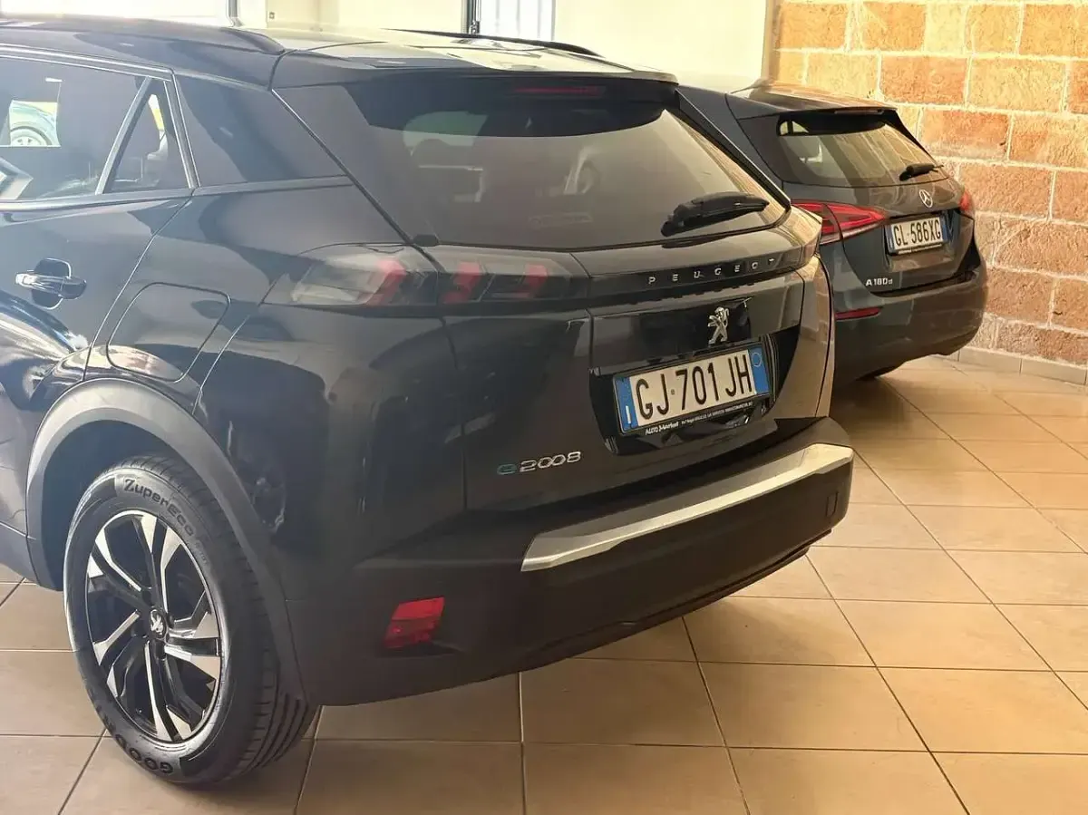 Occasion Peugeot 2008 Allure 56 kW (77 ch) 2022 Noir SUV