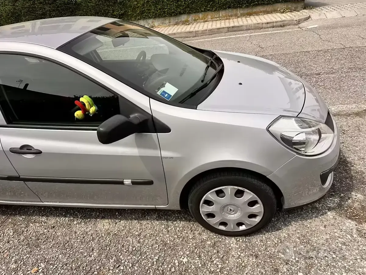 Usata Renault Clio III 2005 Grigio Utilitaria