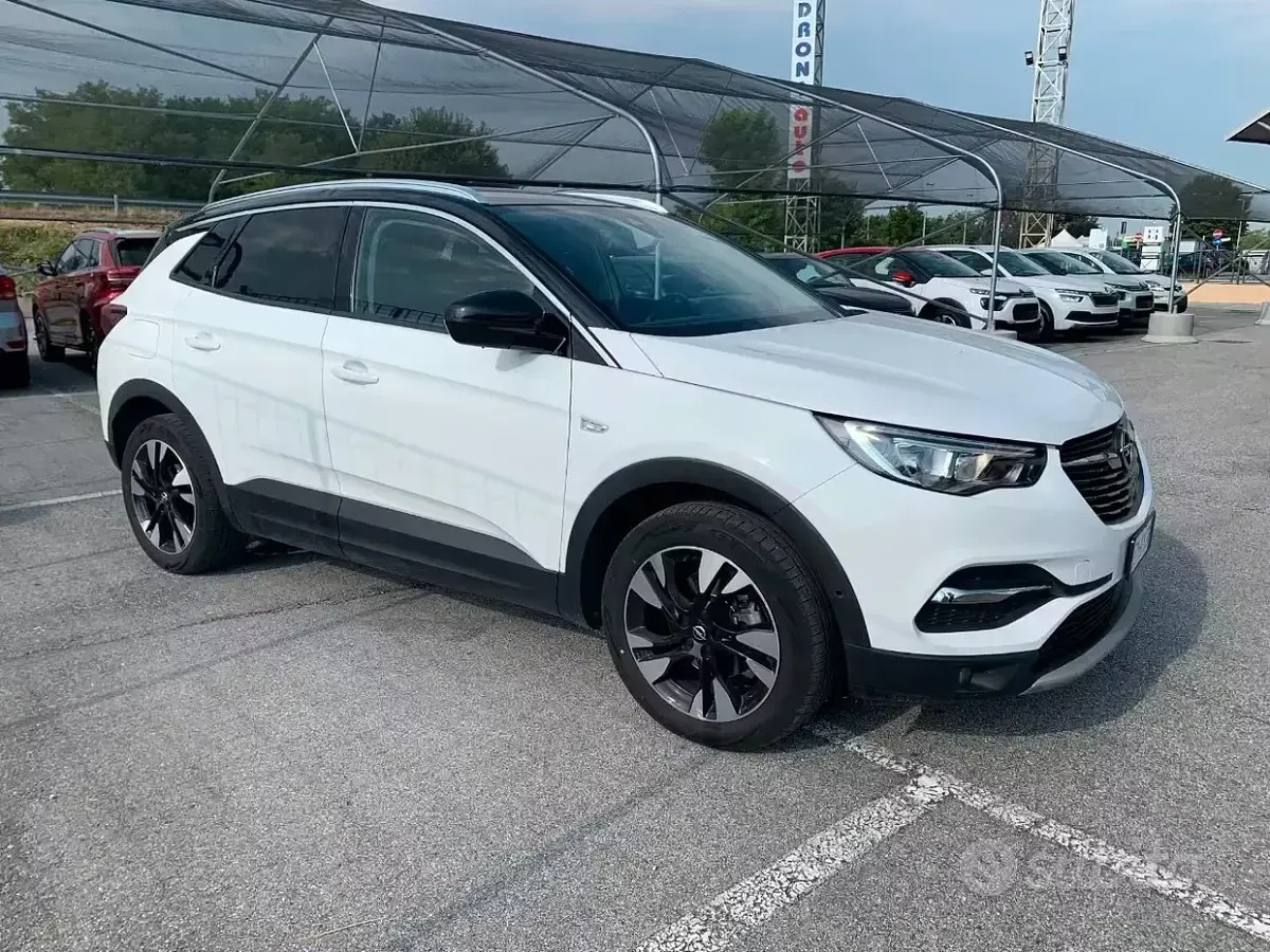 Usata Opel Grandland X S 131 CV (96 kW) 2019 Bianco tetto nero SUV