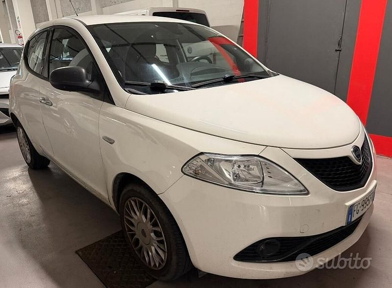 Bianco Usata 2016 Lancia Ypsilon Due volumi | 7900 € (Molto cara) - Immagine 1/4