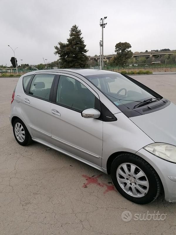 Usata Mercedes A180 109 CV (80 kW) 2004 Grigio Berlina