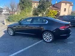 Usata Jaguar XF 200 CV (147 kW) 2013 Nero Berlina