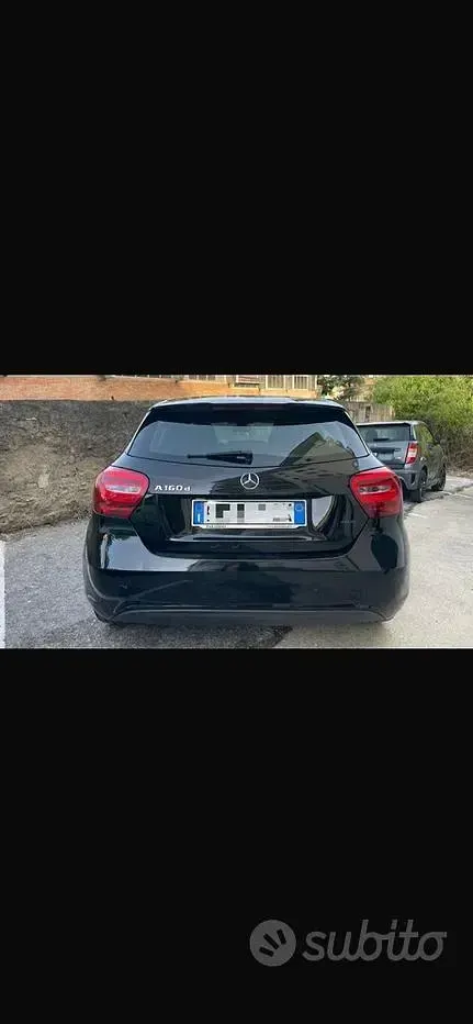 Usata Mercedes A160 102 CV (75 kW) 2018 Nero Utilitaria