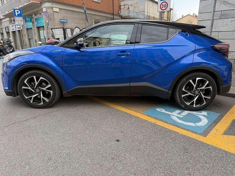 Usata Toyota C-HR Trend 122 CV (89 kW) 2019 Blu/azzurro SUV