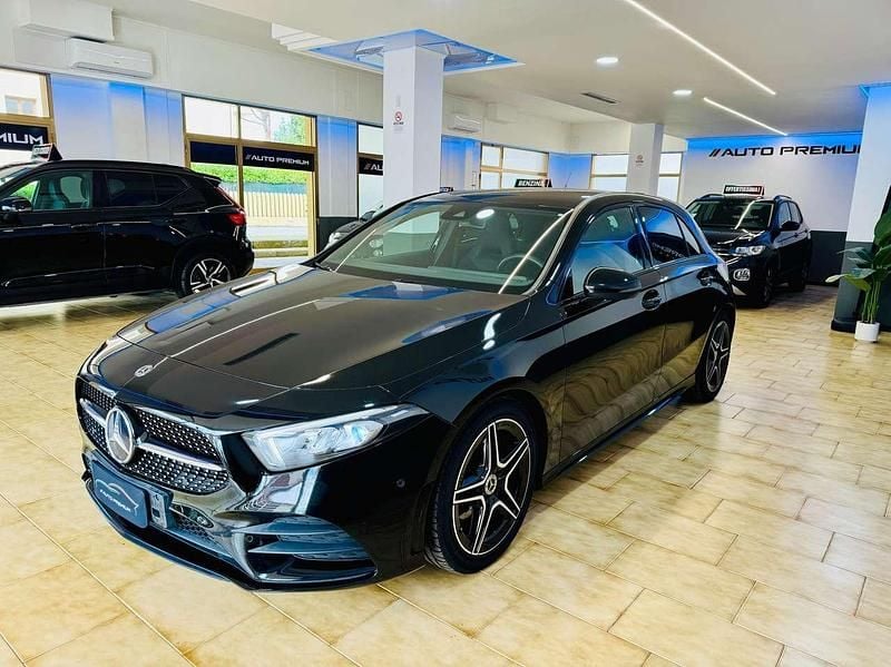 Nero Usata 2019 Mercedes A180 Premium Tre volumi | 25.400 € (Buon prezzo) - Immagine 1/4