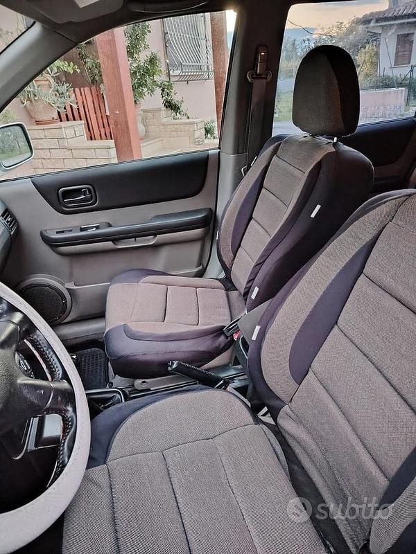 Usata Nissan X-Trail 136 CV (100 kW) 2006 Grigio SUV