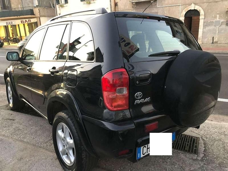 Usata Toyota RAV4 116 CV (85 kW) 2003 Nero SUV