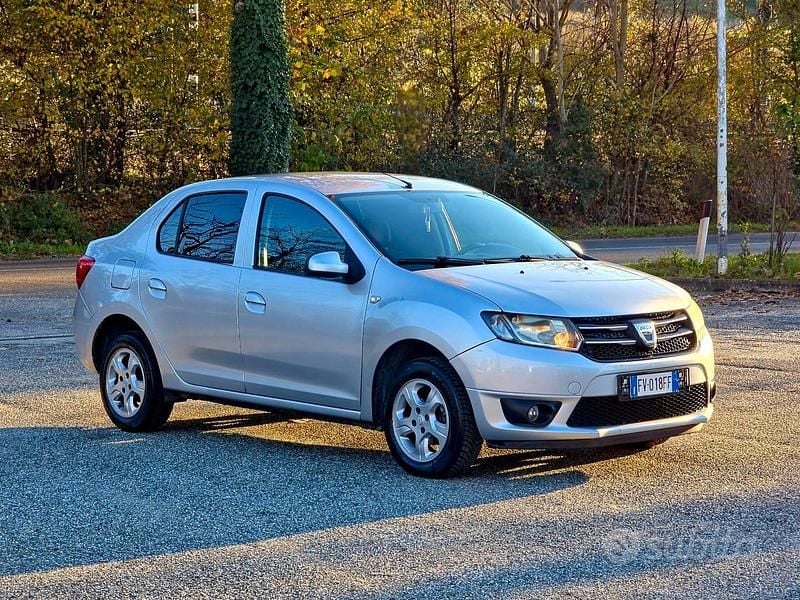 Grigio Usata 2013 Dacia Dokker Lauréate Monovolume | 4900 € (Buon prezzo) - Immagine 1/4