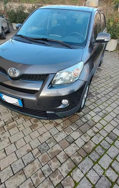 Usata Toyota Urban Cruiser Sol 90 CV (66 kW) 2009 Grigio SUV