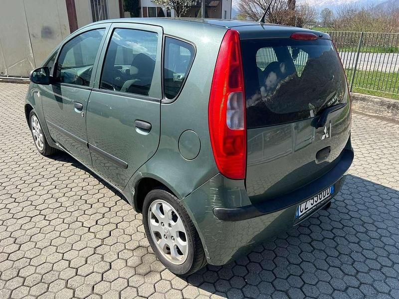 Usata Mitsubishi Colt Instyle 95 CV (69 kW) 2006 Verde Berlina