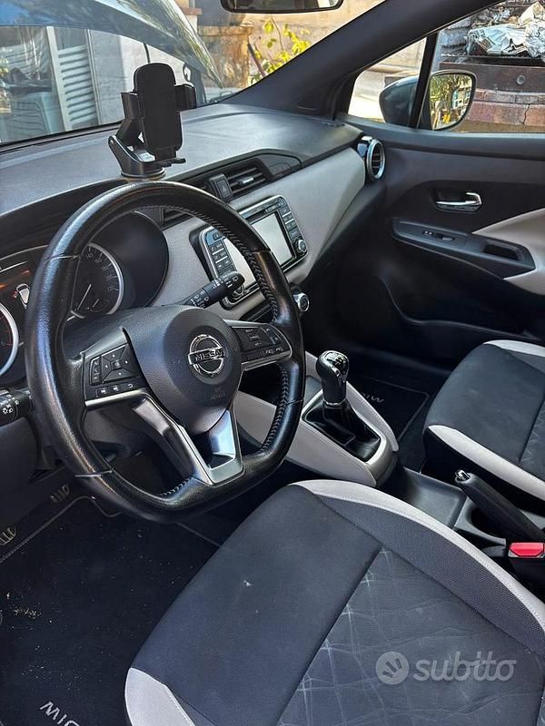 Usata Nissan Micra N-Connecta 90 CV (66 kW) 2017 Grigio Utilitaria