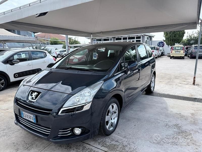 Usata Peugeot 5008 112 CV (82 kW) 2010 Blu Berlina
