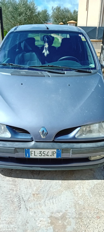 Usato 1999 Renault Scénic Benzin (800 €)
