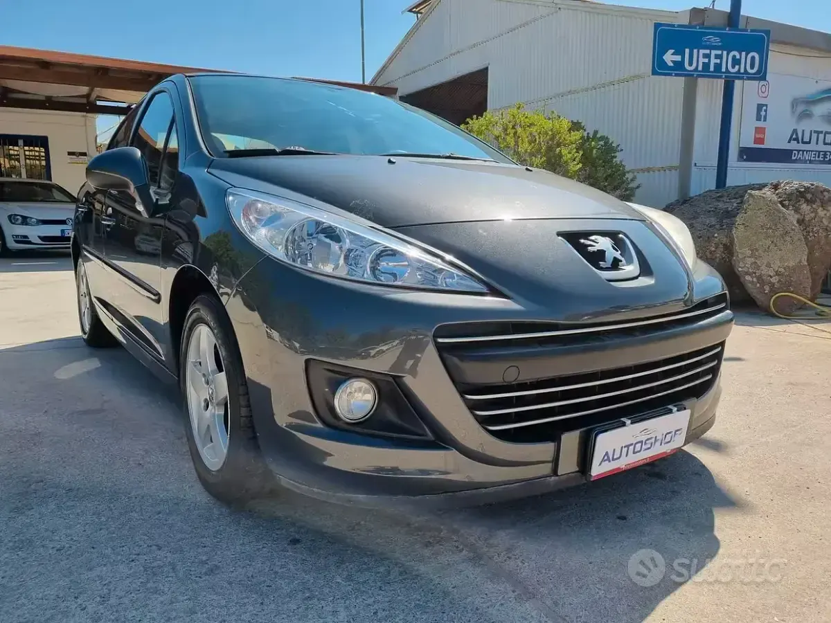 Usata Peugeot 207 95 CV (69 kW) 2011 Marrone Berlina