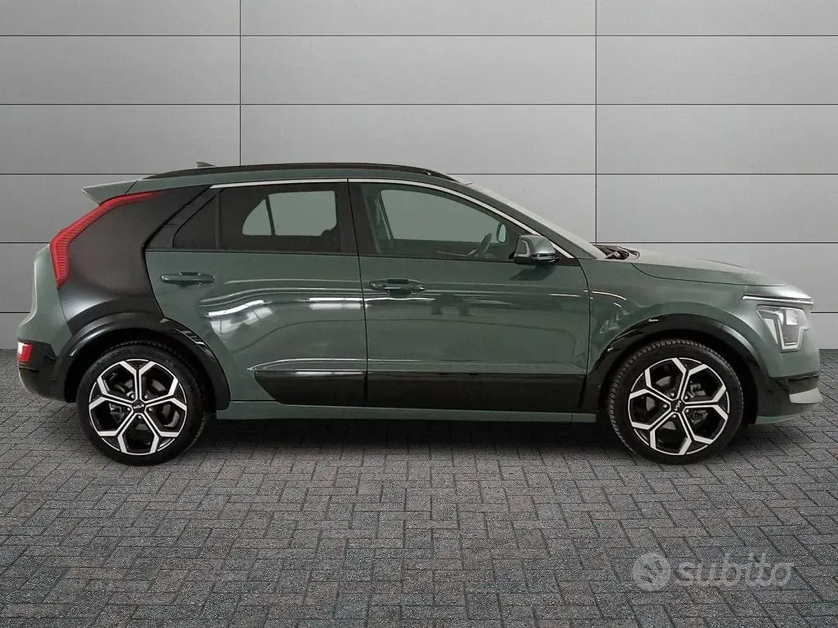 Käytetty Kia Niro Style 93 HP (68 kW) 2024 Vihreä Katumaasturi