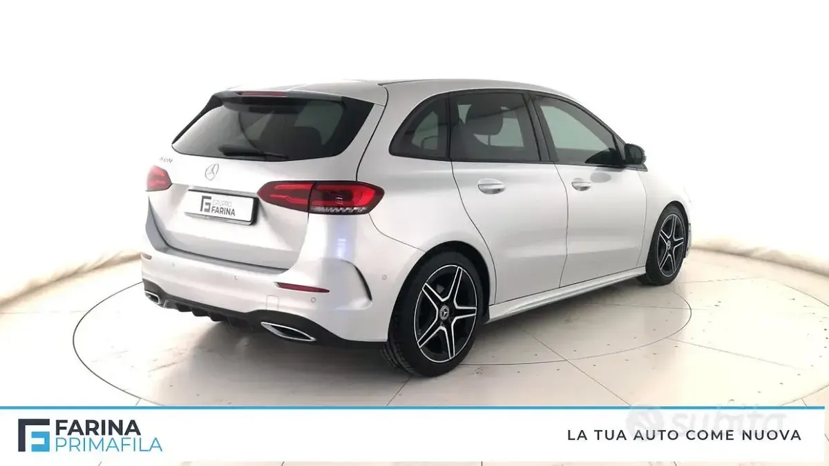 Usata Mercedes B200 Premium 150 CV (110 kW) 2020 Grigio chiaro Utilitaria