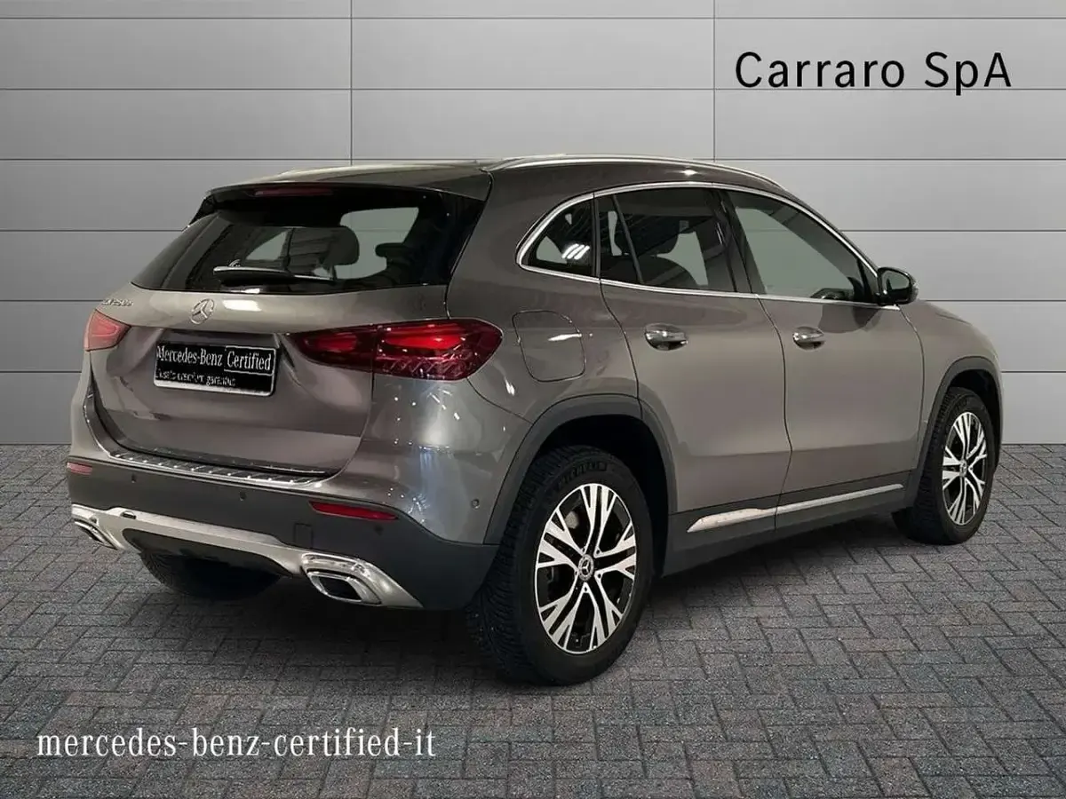 Usata Mercedes GLA250 Advanced Plus 163 CV (119 kW) 2023 Grigio montagna SUV